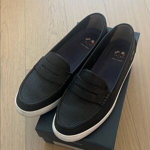 Cole Haan women’s Nantucket loafers size 8B